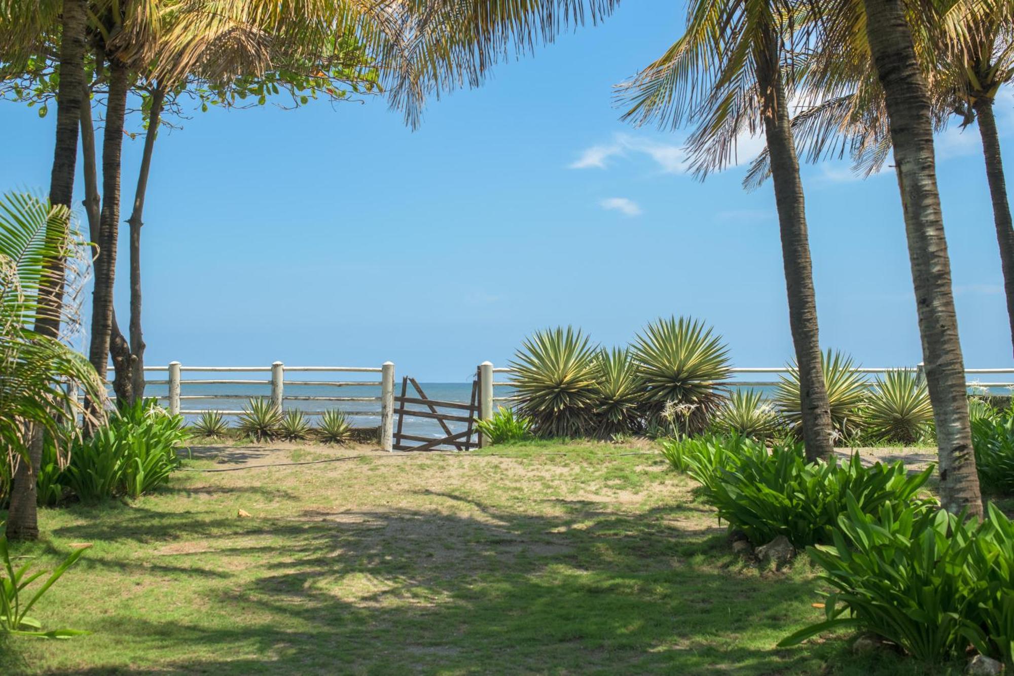 Casa De Playa Los Moncada León Exterior foto